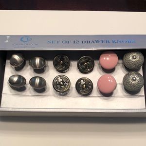Different designs drawer knobs set.